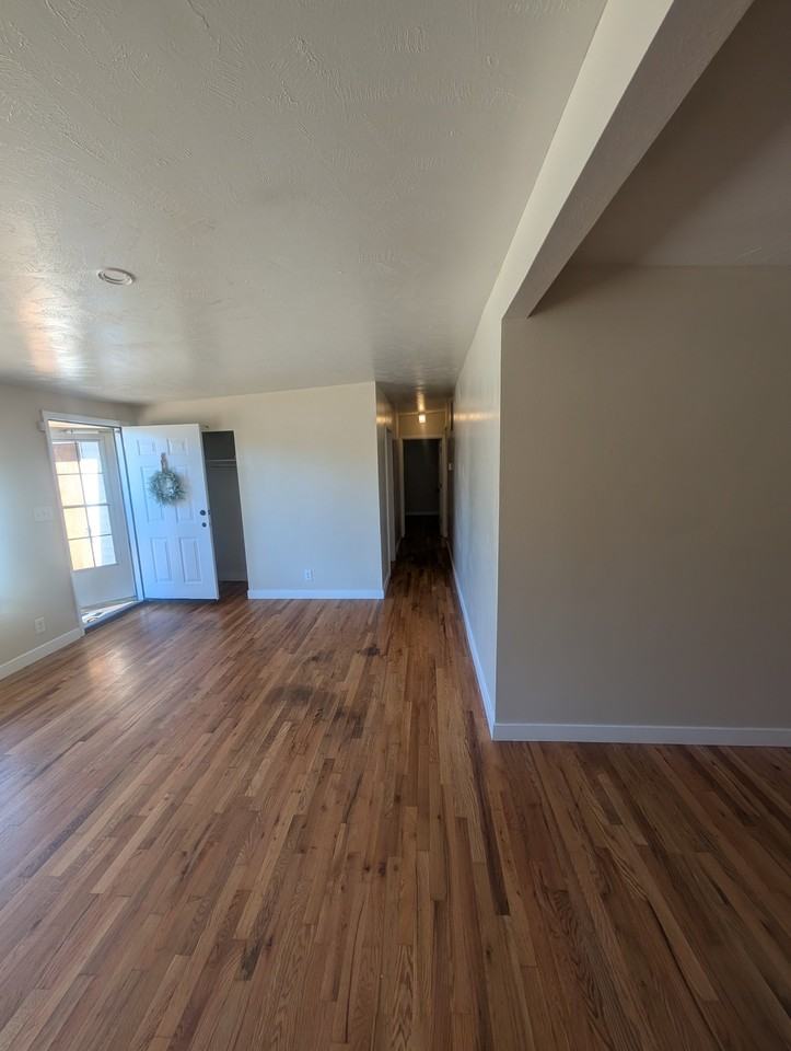 183 Wn - Photo 3 of 12