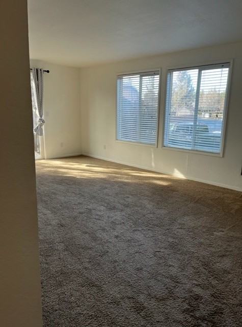 179 Ne Isaiah Dr #179-2 - Photo 4 of 5