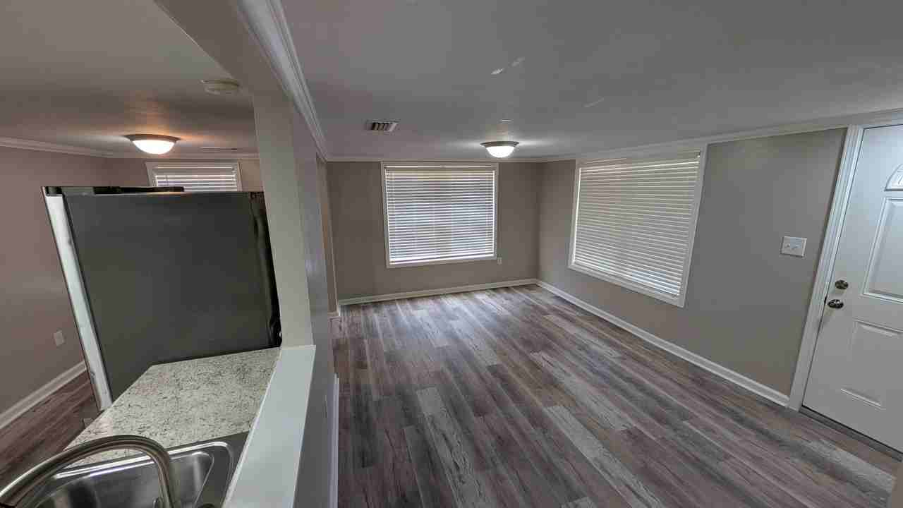 202 Law Ave - Photo 3 of 20