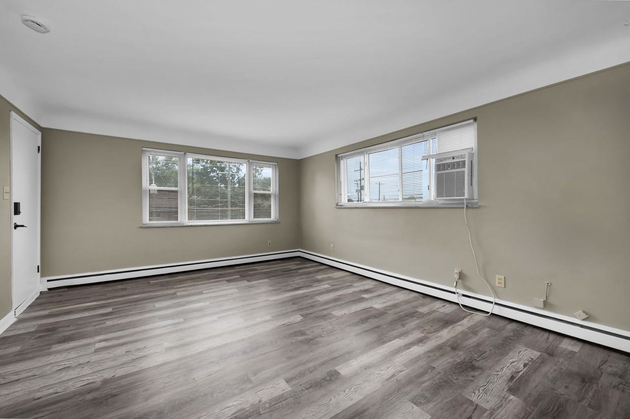 3873 E Galbraith Rd #4 - Photo 4 of 21