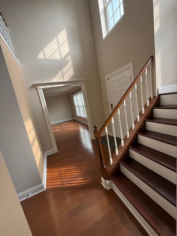 7574 Allenwood Ct - Photo 3 of 50