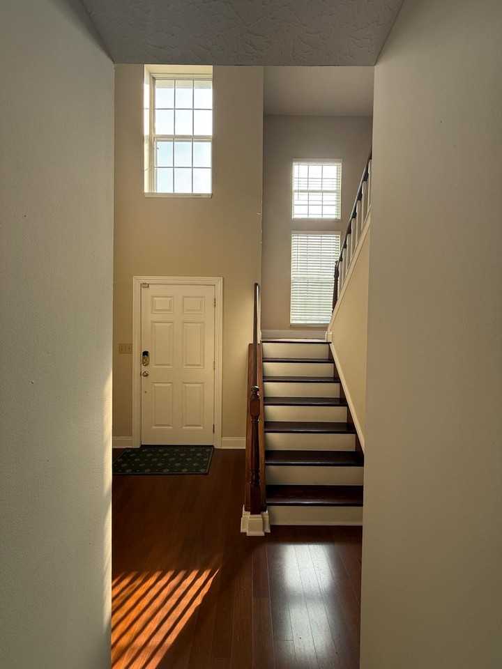 7574 Allenwood Ct - Photo 5 of 50