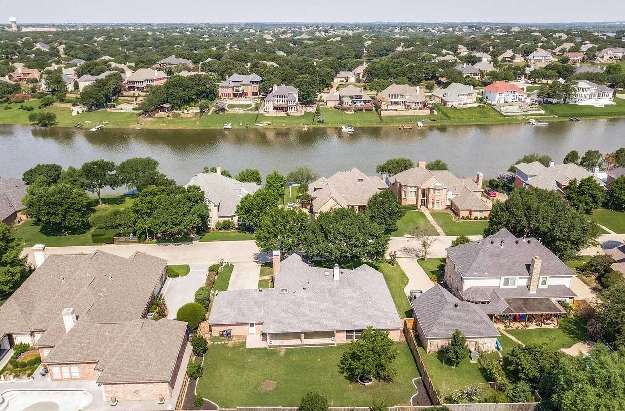 63 Remington Dr W - Photo 2 of 22