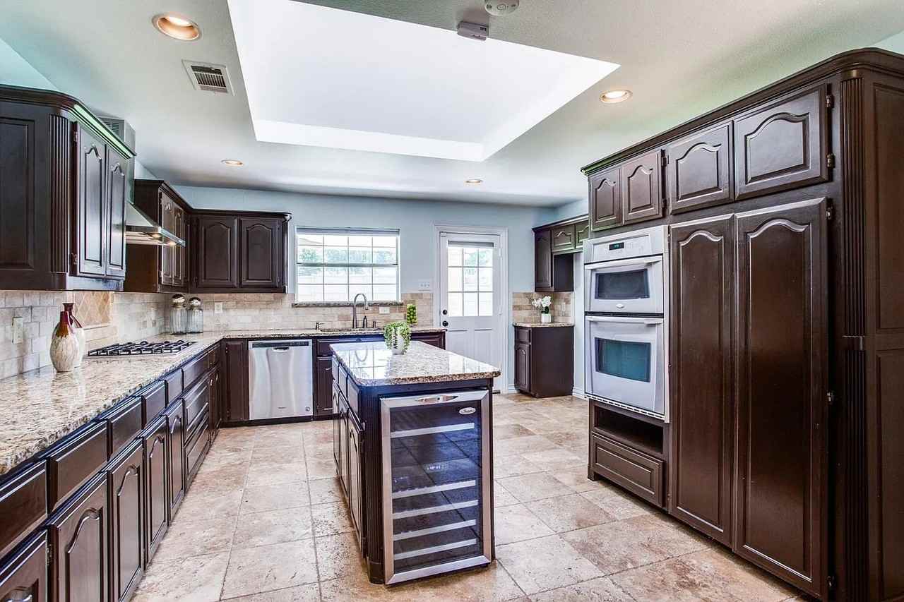 63 Remington Dr W - Photo 4 of 22