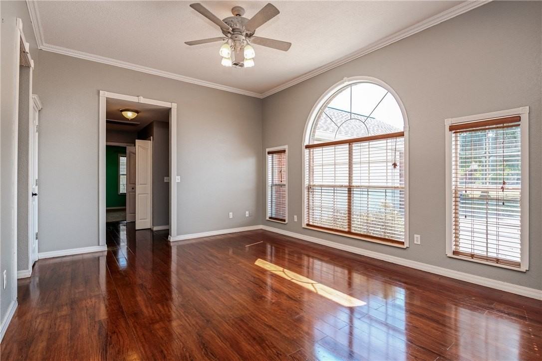 2705 Se 6th St - Photo 2 of 16