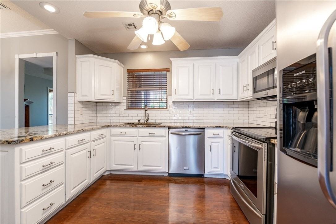 2705 Se 6th St - Photo 6 of 16