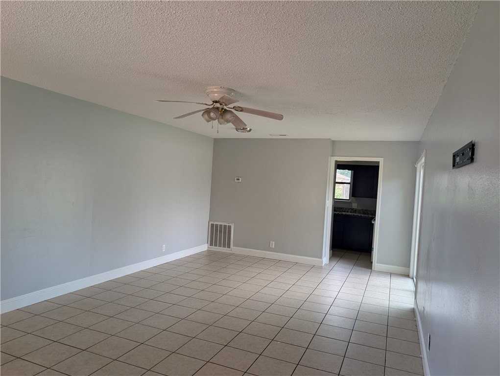 2004 Cypress Pl #A - Photo 4 of 13