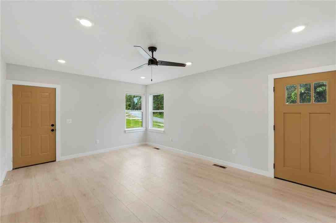 14 Marisco Ln - Photo 3 of 23