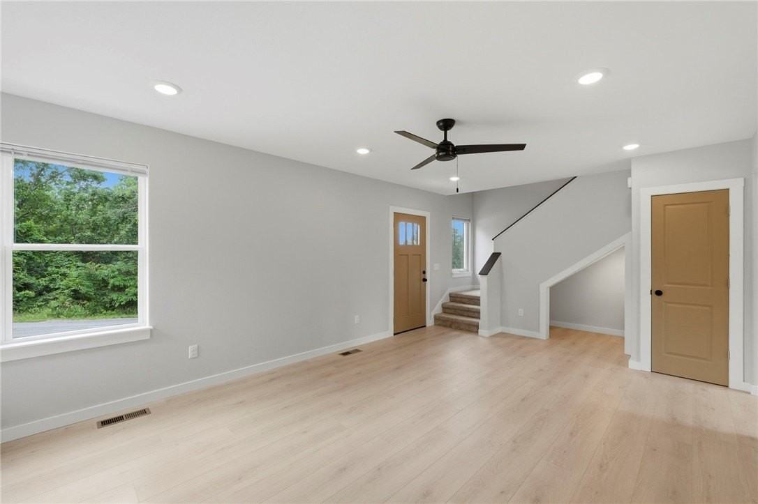 14 Marisco Ln - Photo 4 of 23