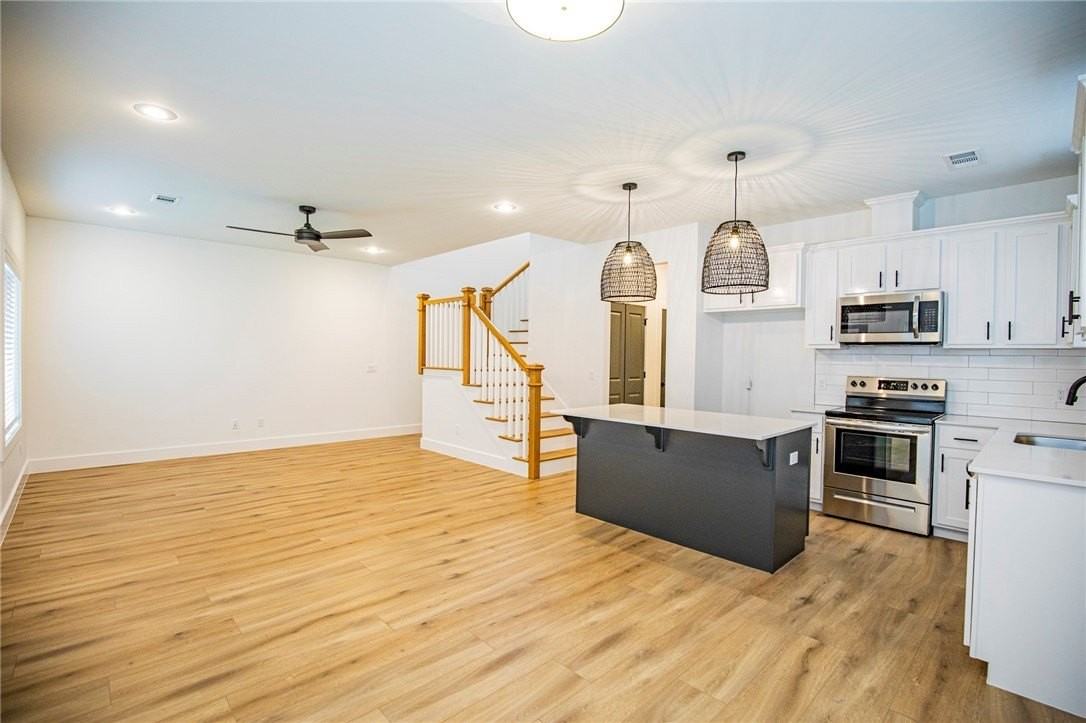 715 N Mount Olive St - Photo 5 of 24