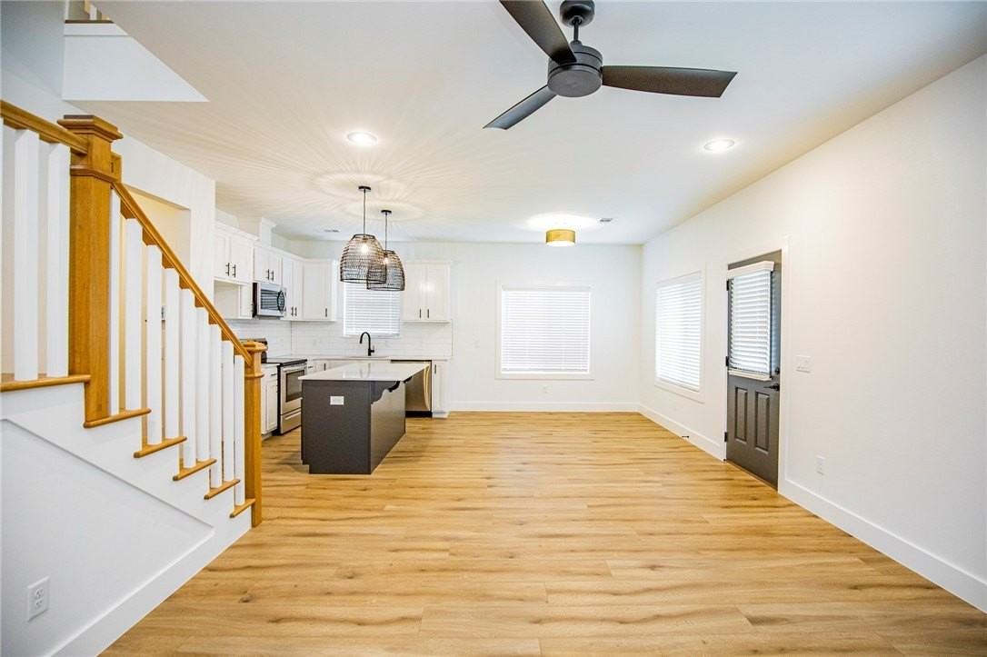 715 N Mount Olive St - Photo 7 of 24