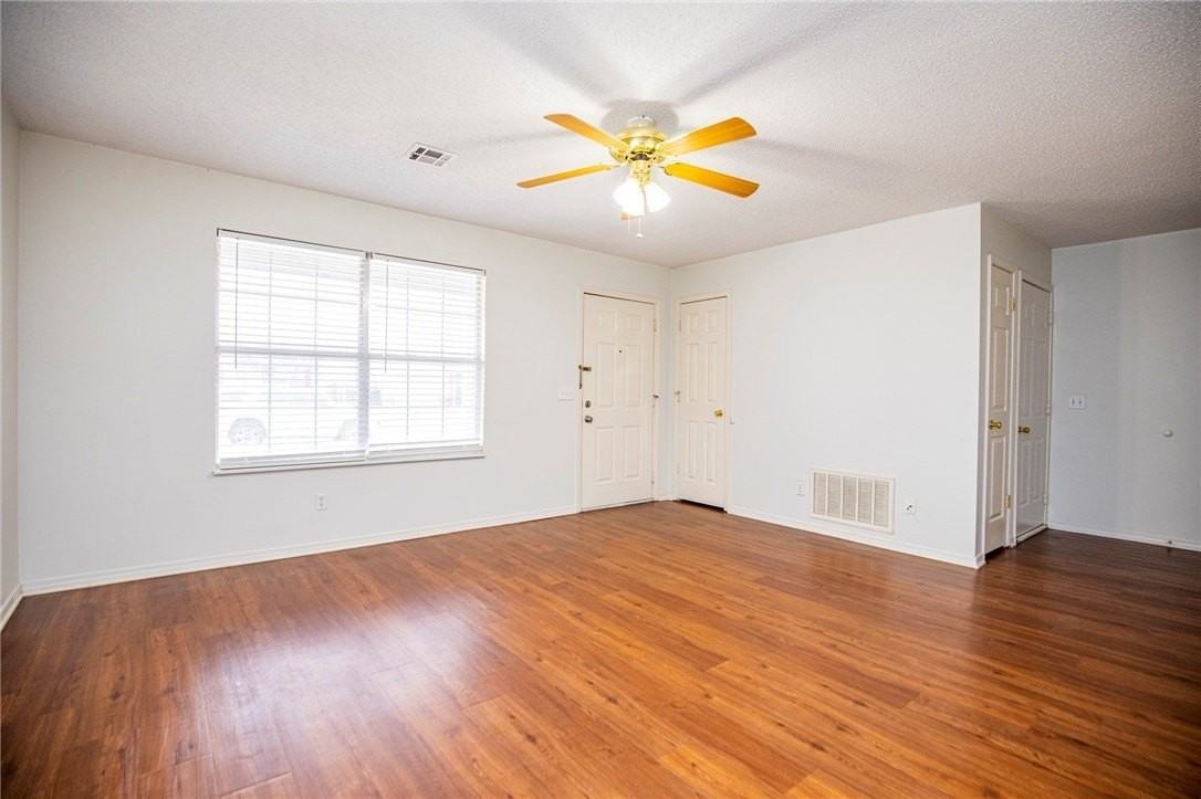 2513 Se 4th St - Photo 5 of 18