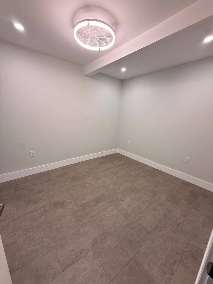 10555 Swst #B - Photo 3 of 9