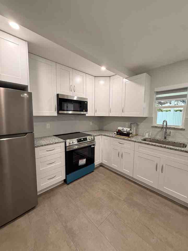 10555 Swst #B - Photo 7 of 9