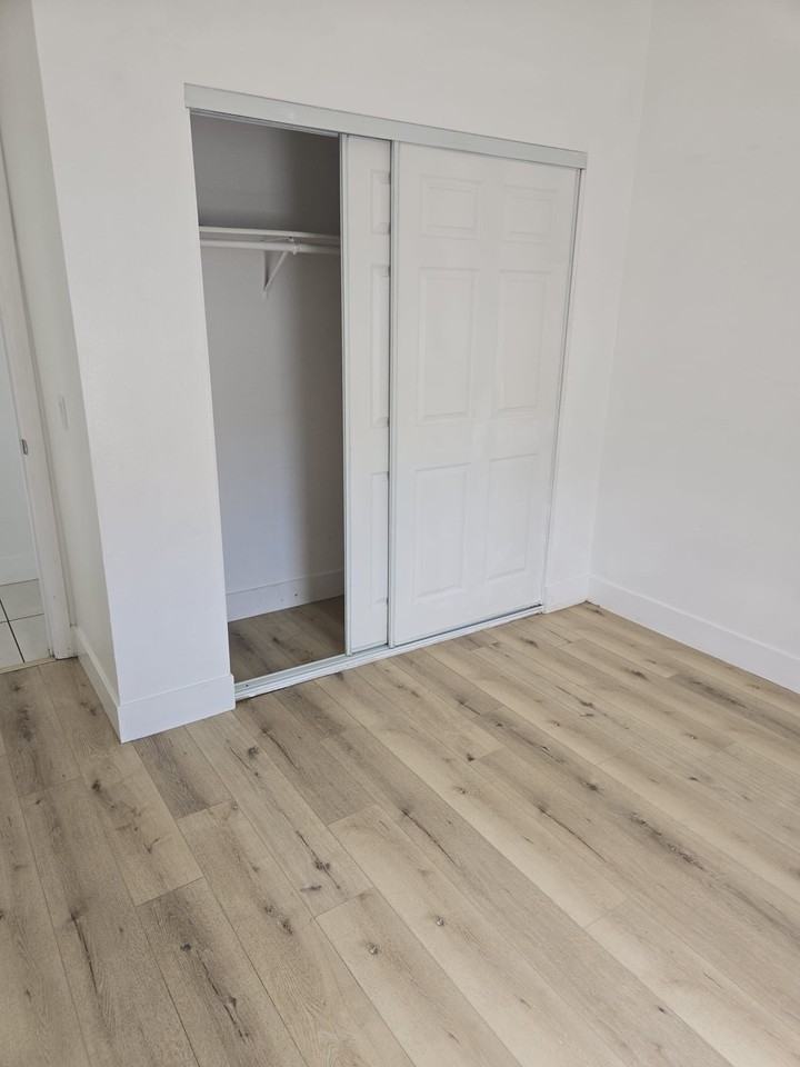 2847 Clay Ave - Photo 6 of 14