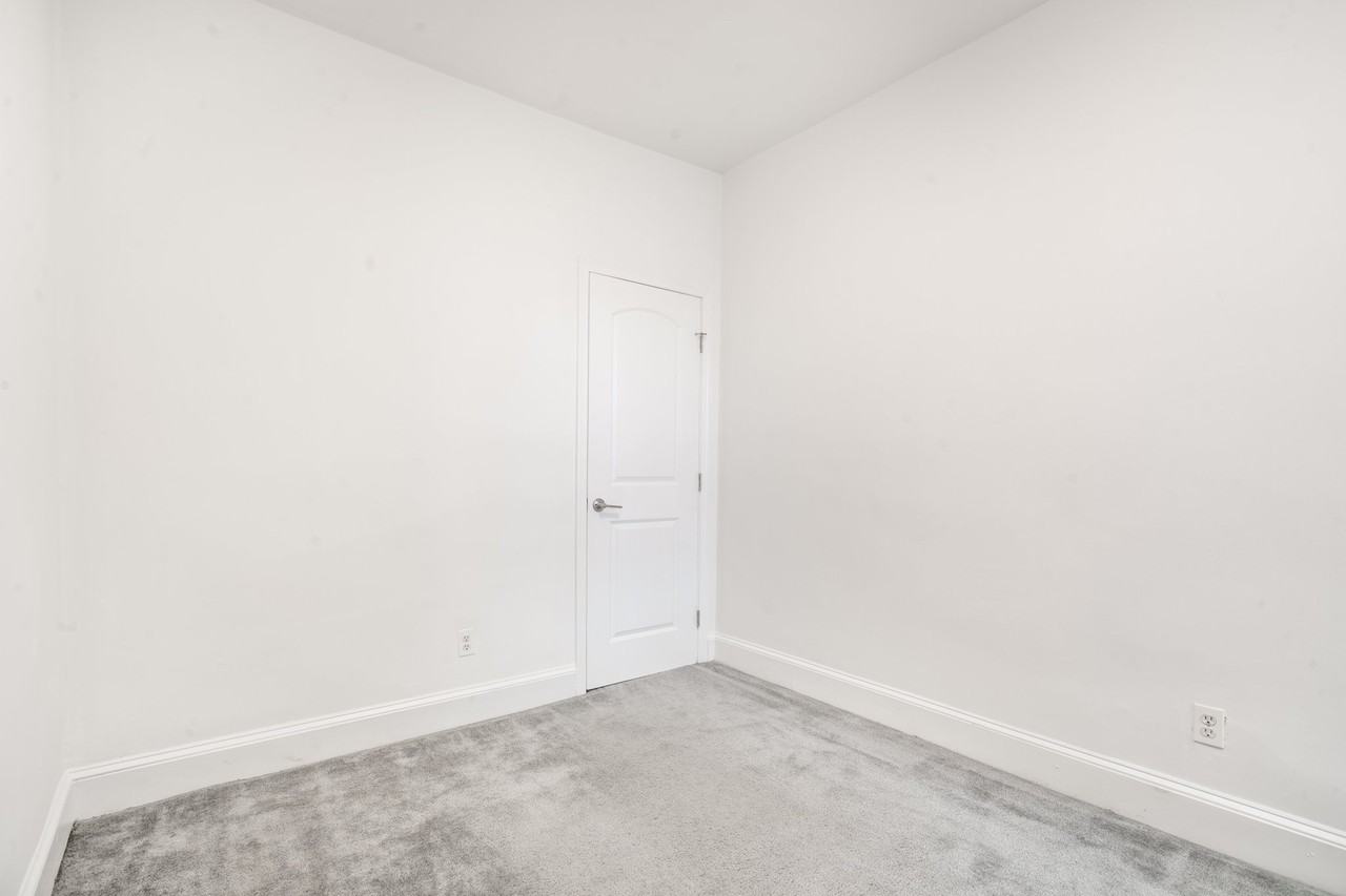 1316 N Hollywood St - Photo 6 of 18