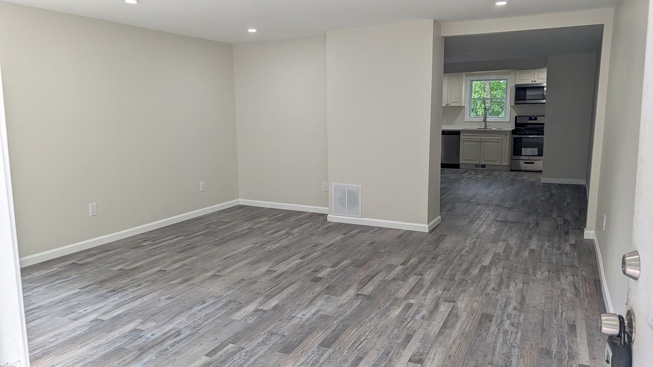 97 Morris St - Photo 5 of 17