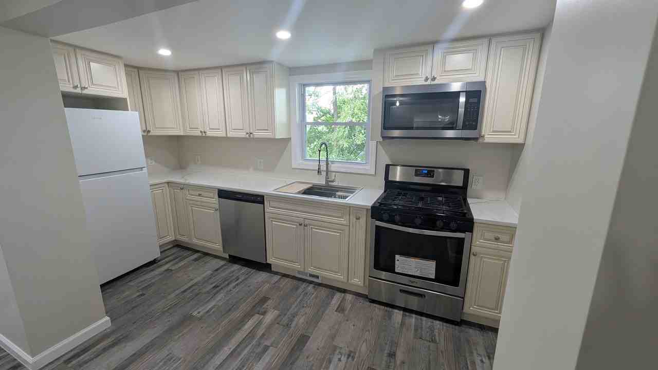 97 Morris St - Photo 6 of 17
