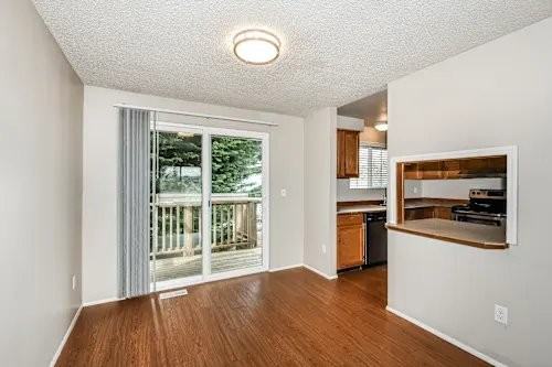 5068 37th St Ne #401 - Photo 2 of 8