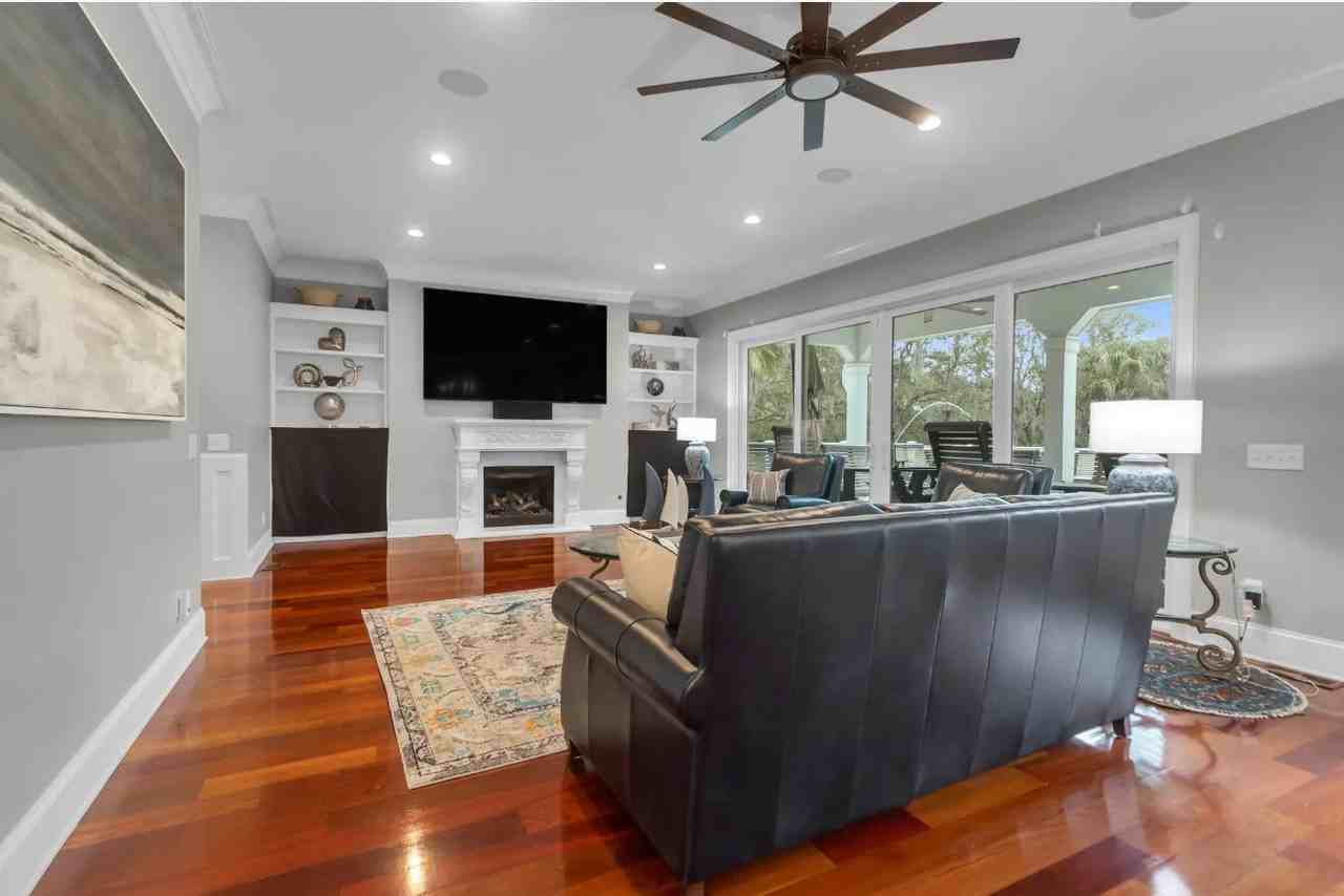4779 Holbird Dr - Photo 6 of 20
