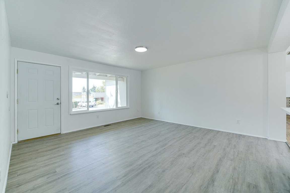 28312 22nd Ave S - Photo 4 of 19