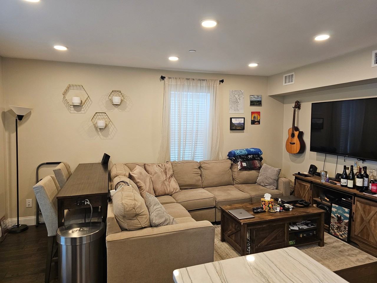 44 W Eagle St #3 - Photo 4 of 19