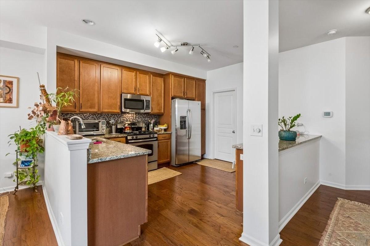 2419 Birch St - Photo 5 of 14