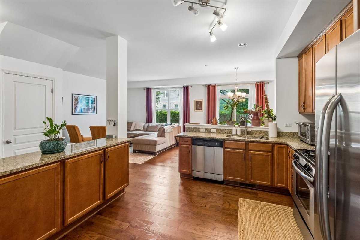 2419 Birch St - Photo 6 of 14