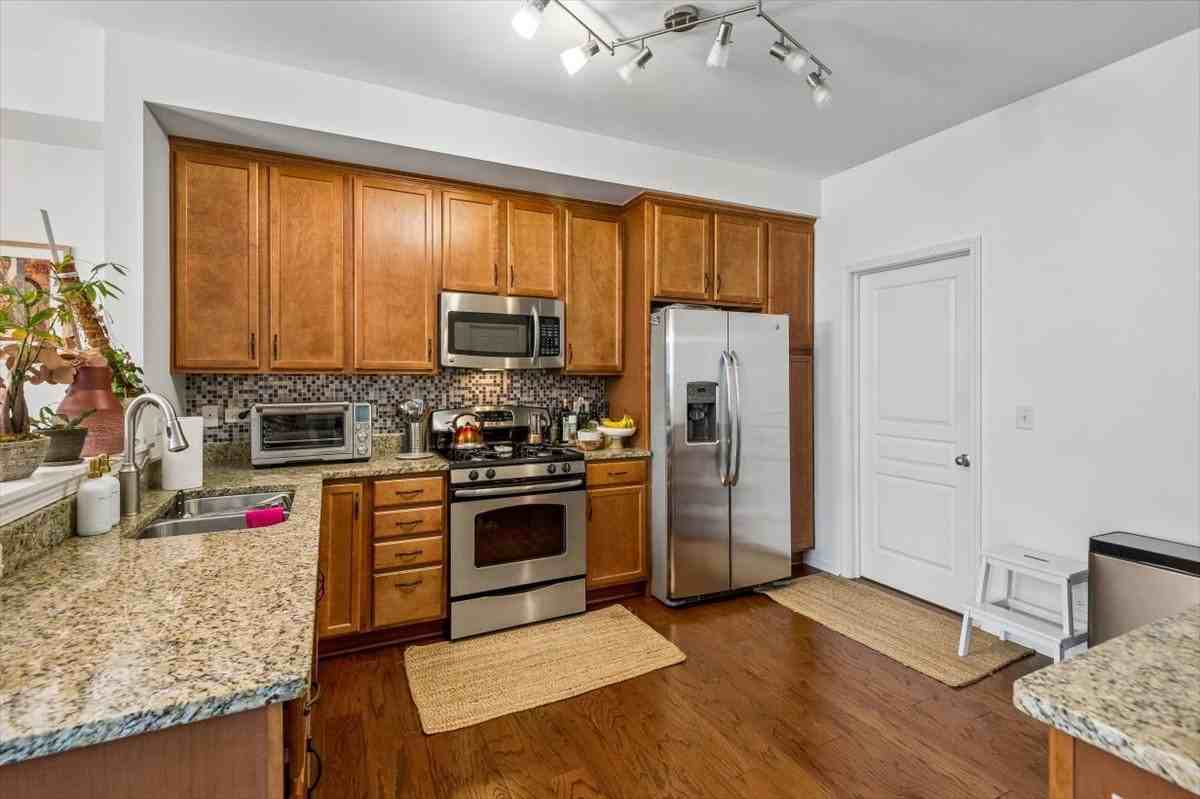 2419 Birch St - Photo 7 of 14