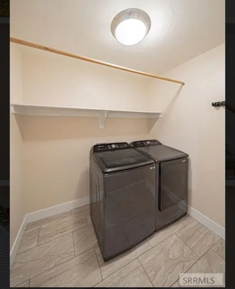 2845 E Brooklyn St - Photo 3 of 10