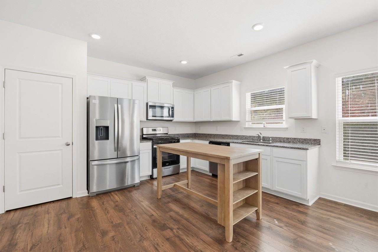2900 Bogart Ln - Photo 5 of 18