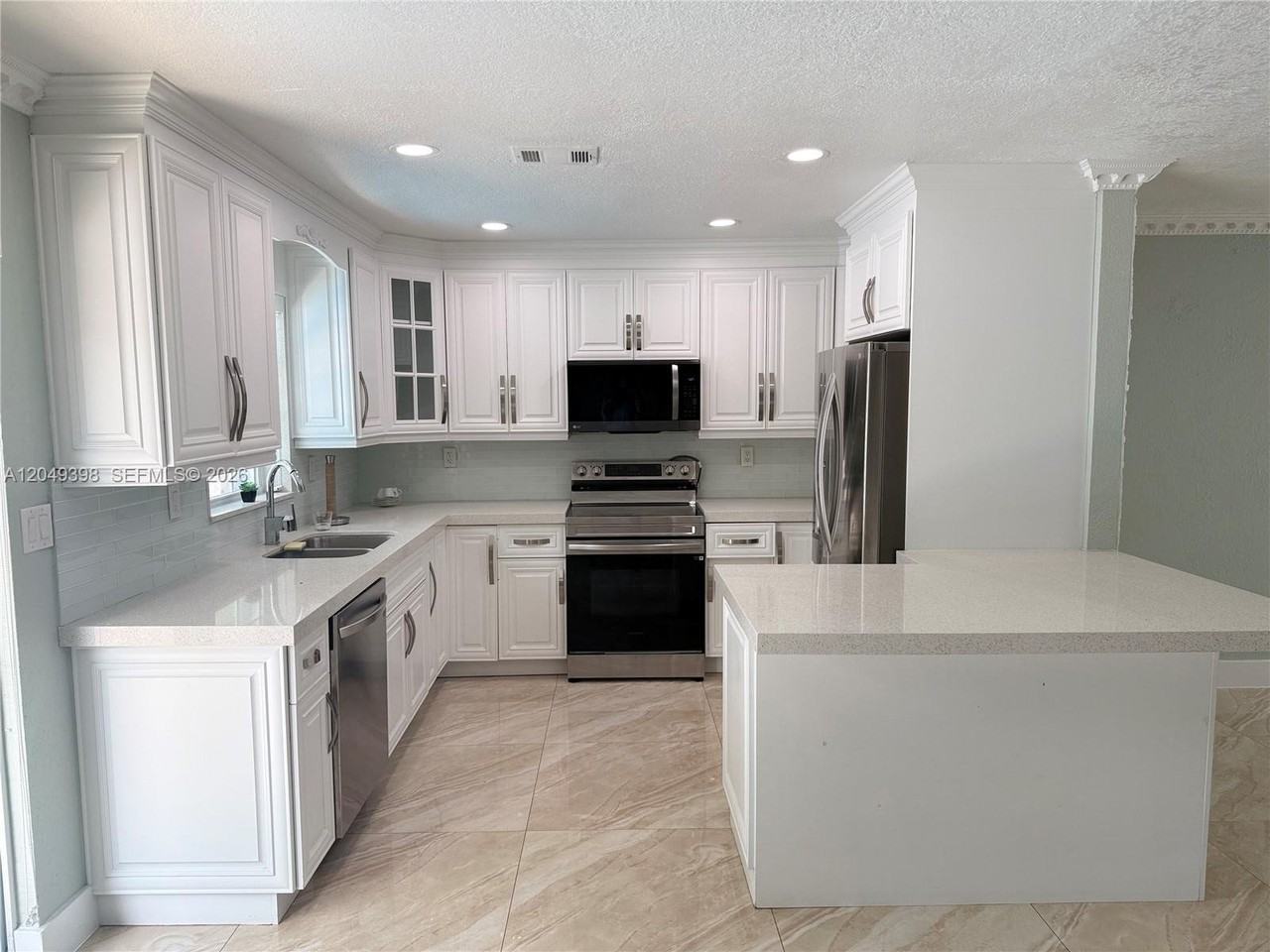 9675 Sw 19th St #0 - Photo 2 of 10