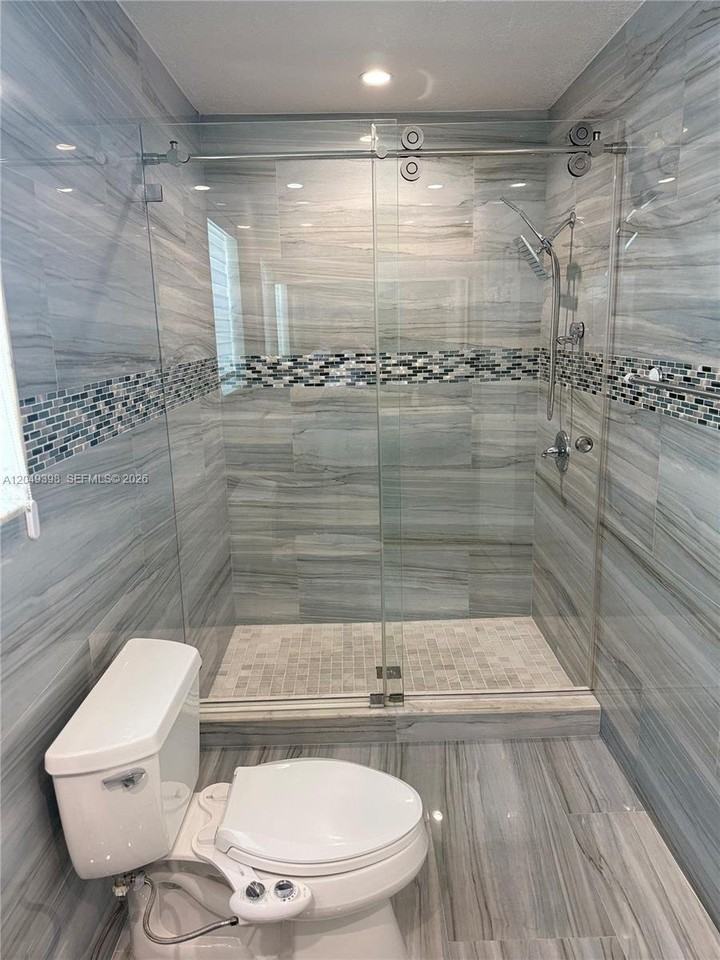 9675 Sw 19th St #0 - Photo 5 of 10