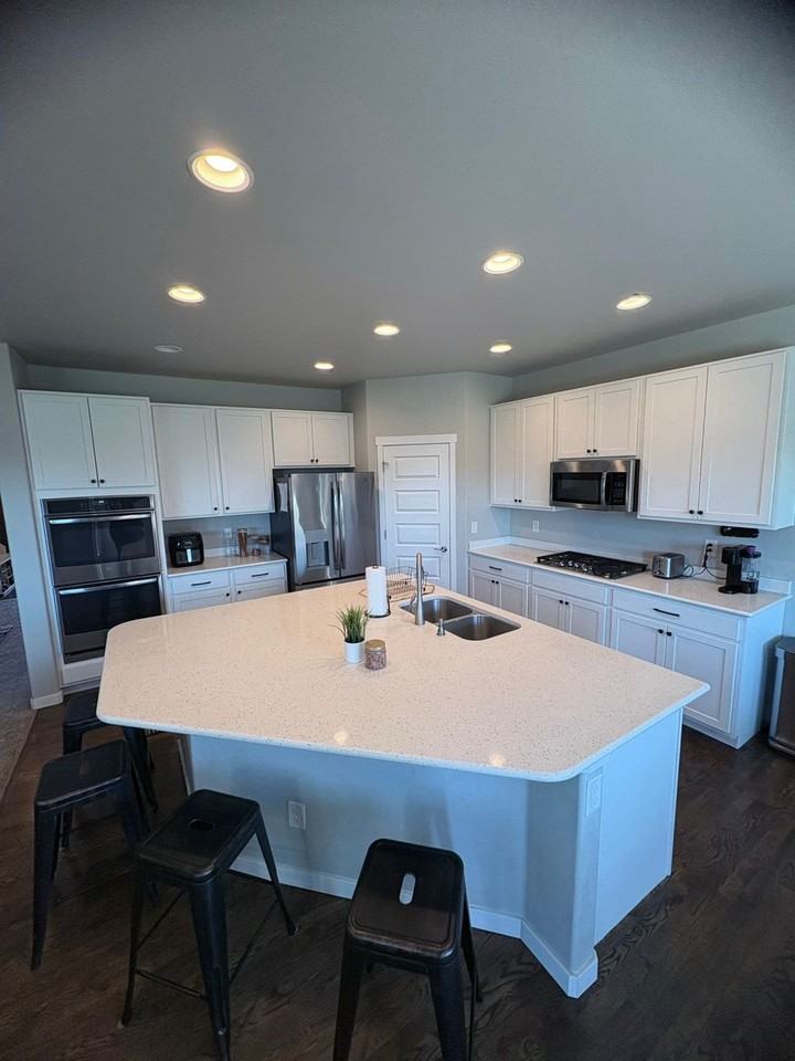 2302 Tabor St - Photo 2 of 17