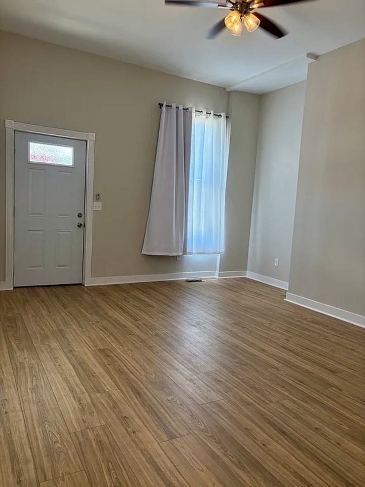 923 Ann St - Photo 7 of 10