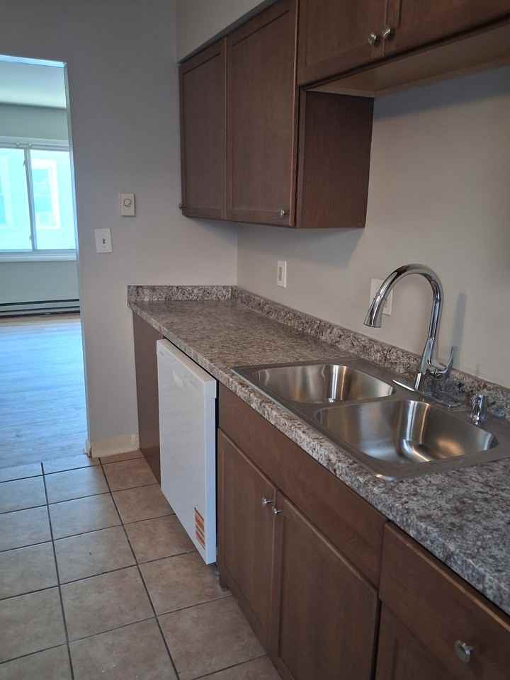 413 Wilkinson St #5 - Photo 3 of 9