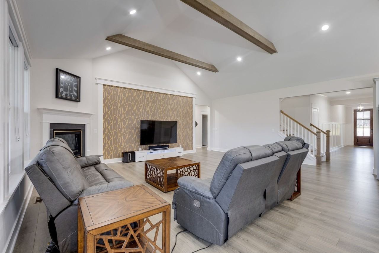 5043 High Park Hill Dr - Photo 4 of 20