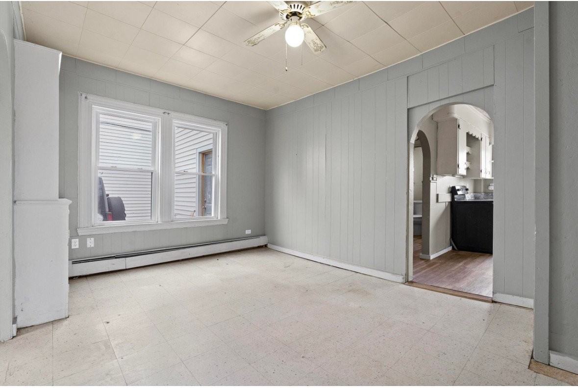 76 Maine Ave - Photo 2 of 17
