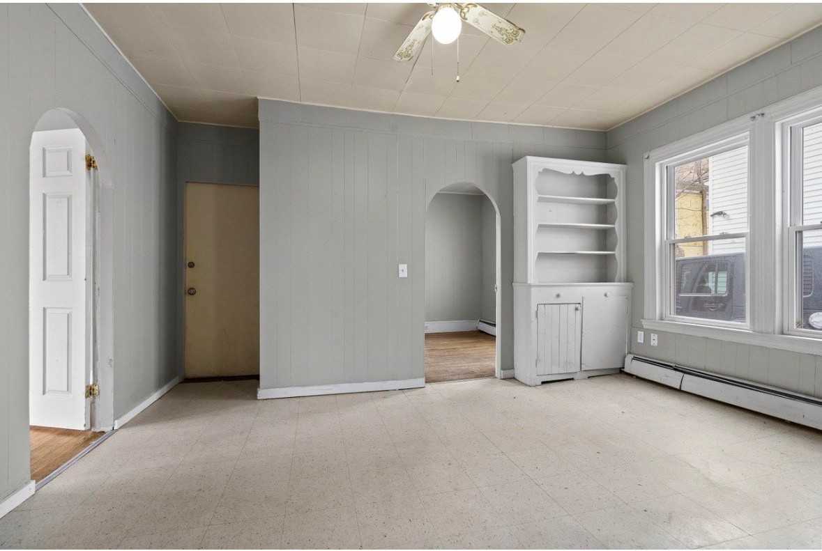 76 Maine Ave - Photo 3 of 17