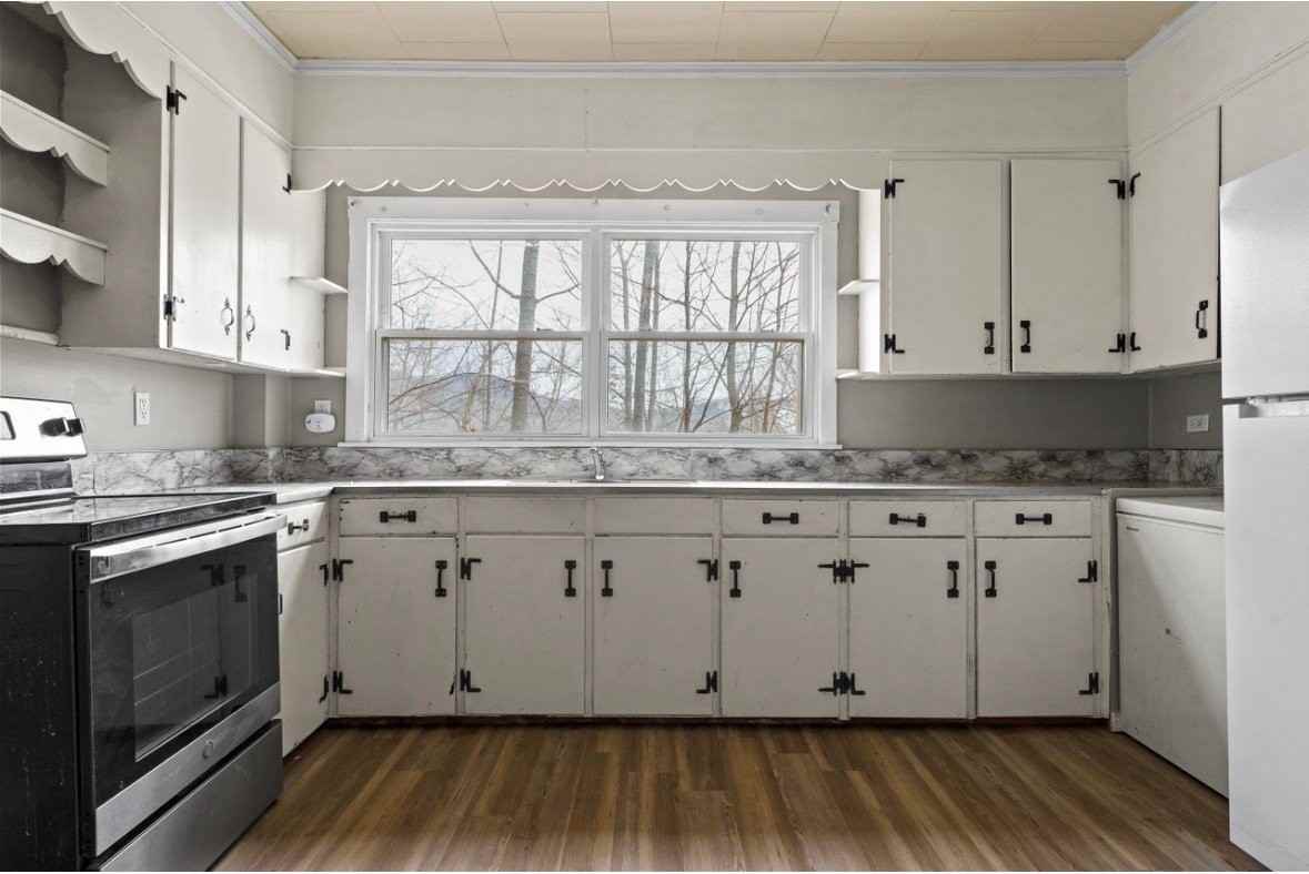 76 Maine Ave - Photo 7 of 17