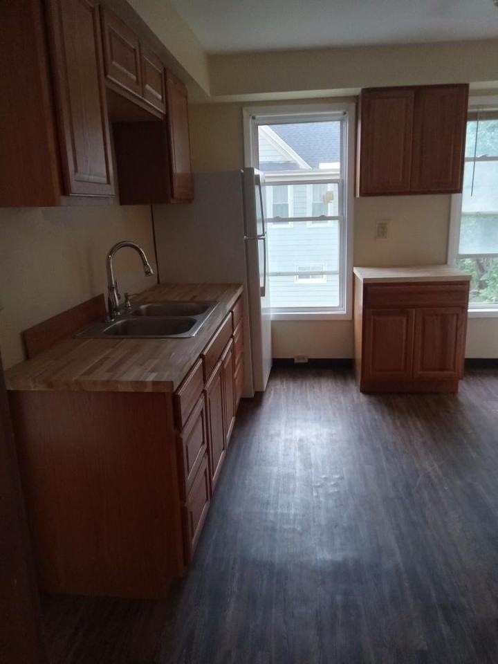 455 Wilkinson St #2 - Photo 2 of 8