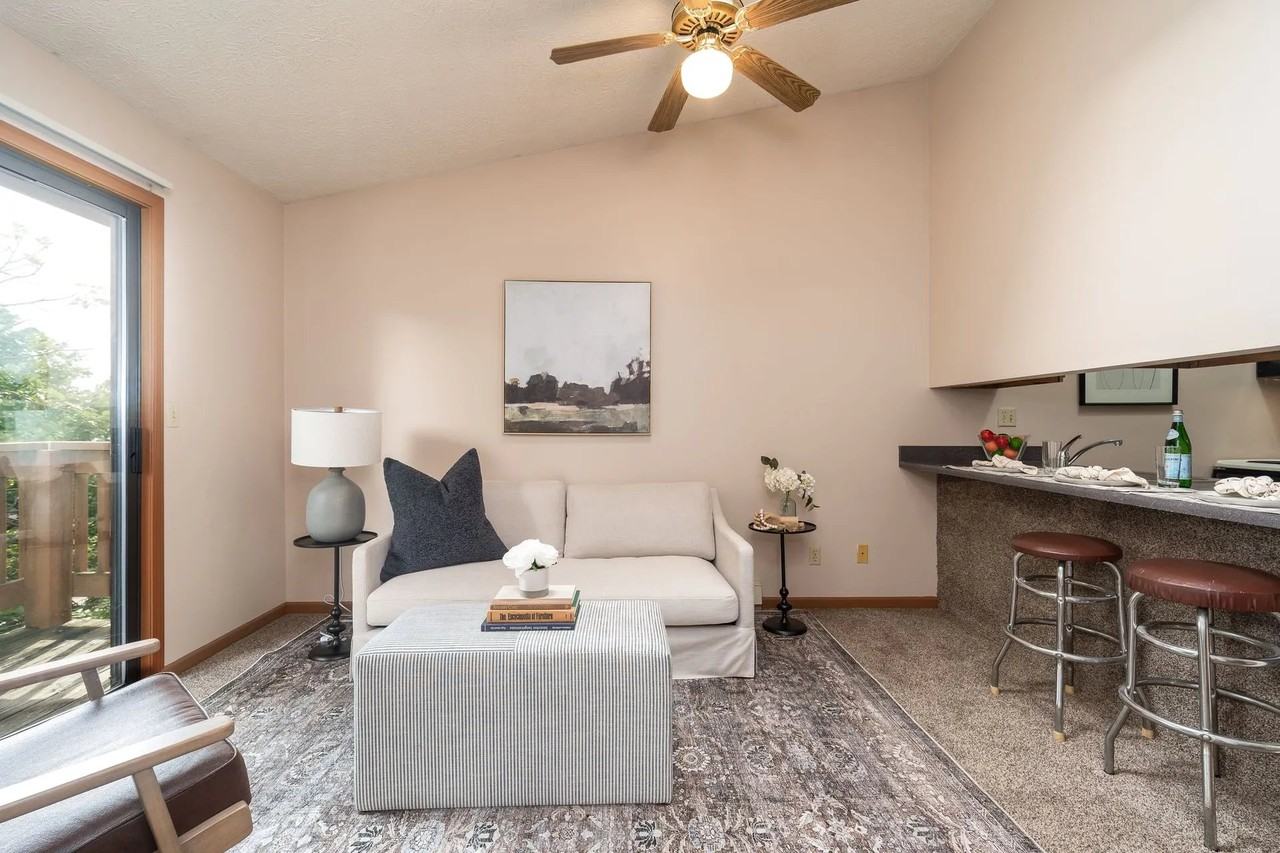 261 W Wood St #261WOODST - Photo 4 of 11