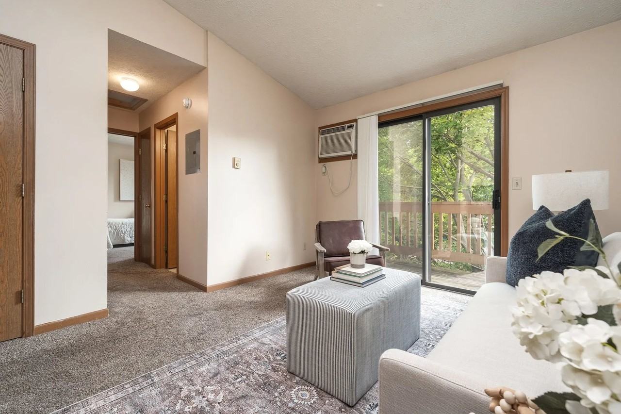 261 W Wood St #261WOODST - Photo 5 of 11