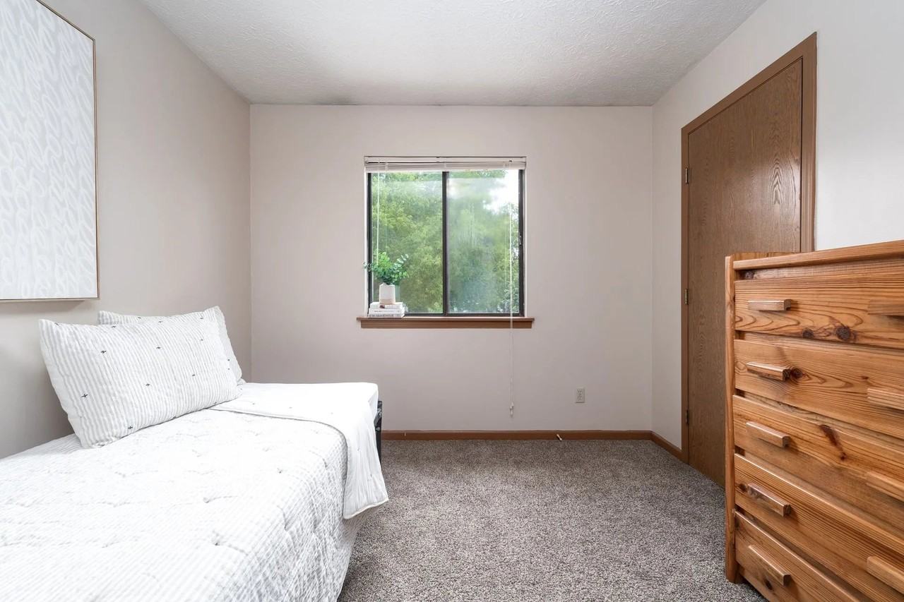 261 W Wood St #261WOODST - Photo 7 of 11