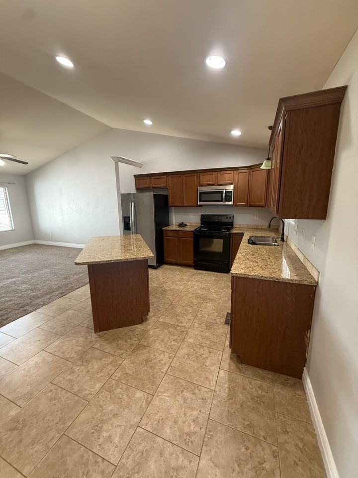 8457 E Granite Ct - Photo 4 of 18