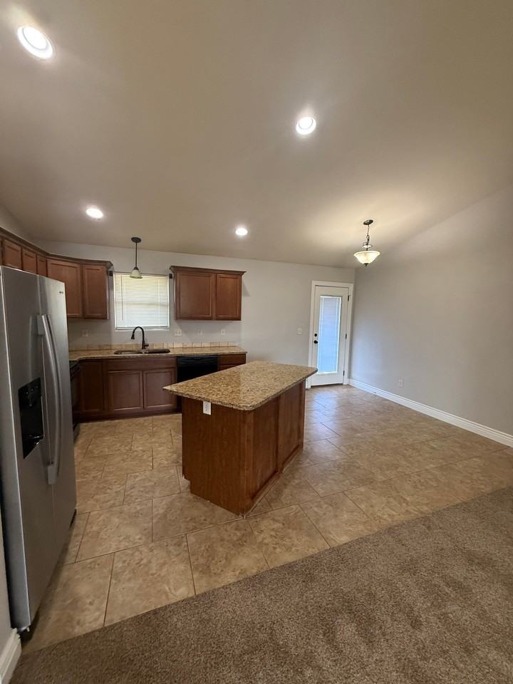 8457 E Granite Ct - Photo 6 of 18
