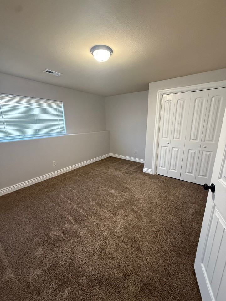 8457 E Granite Ct - Photo 7 of 18