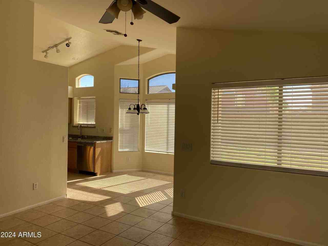 11519 E Persimmon Ave - Photo 2 of 20