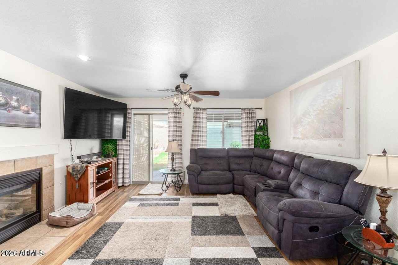 40147 N Cassara Dr - Photo 3 of 18