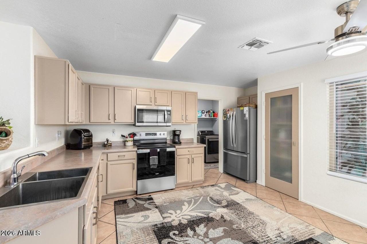 40147 N Cassara Dr - Photo 6 of 18